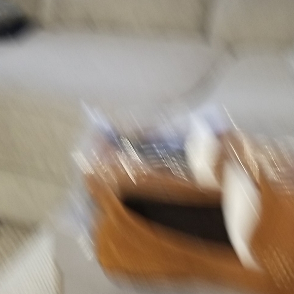 Shoes - Picture 4 of 4